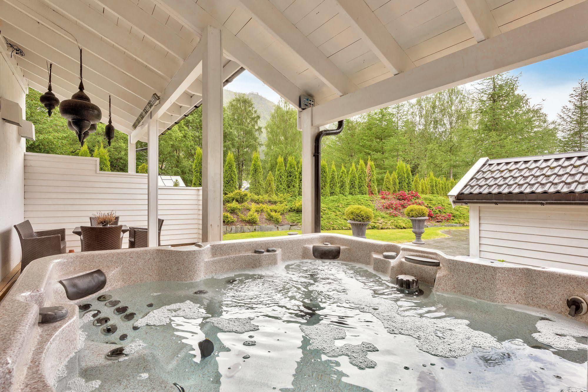 Hotel Nordfjord 4*